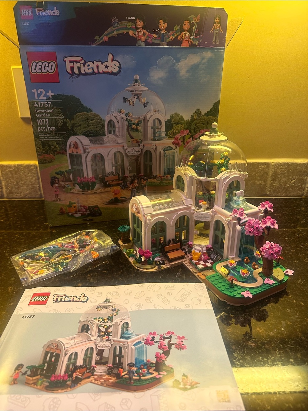 FRIENDS LEGO Botanical Greenhouse #41757 (1072 Pieces)